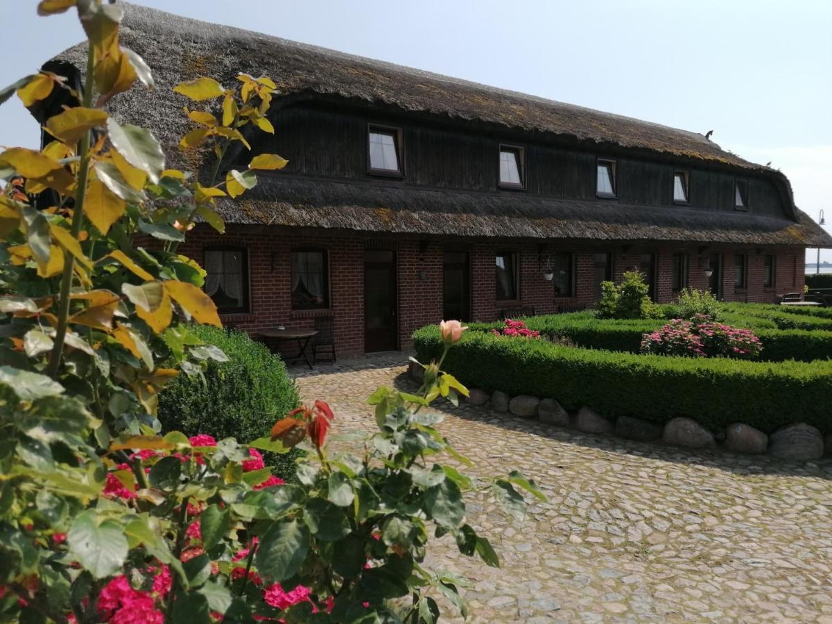 Gasthof-Ferienwohnungen-Kliesow'S Reuse Alt Reddevitz ภายนอก รูปภาพ