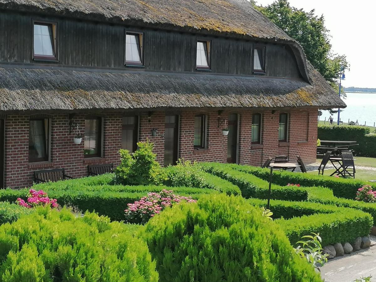 Gasthof-Ferienwohnungen-Kliesow'S Reuse Alt Reddevitz ภายนอก รูปภาพ